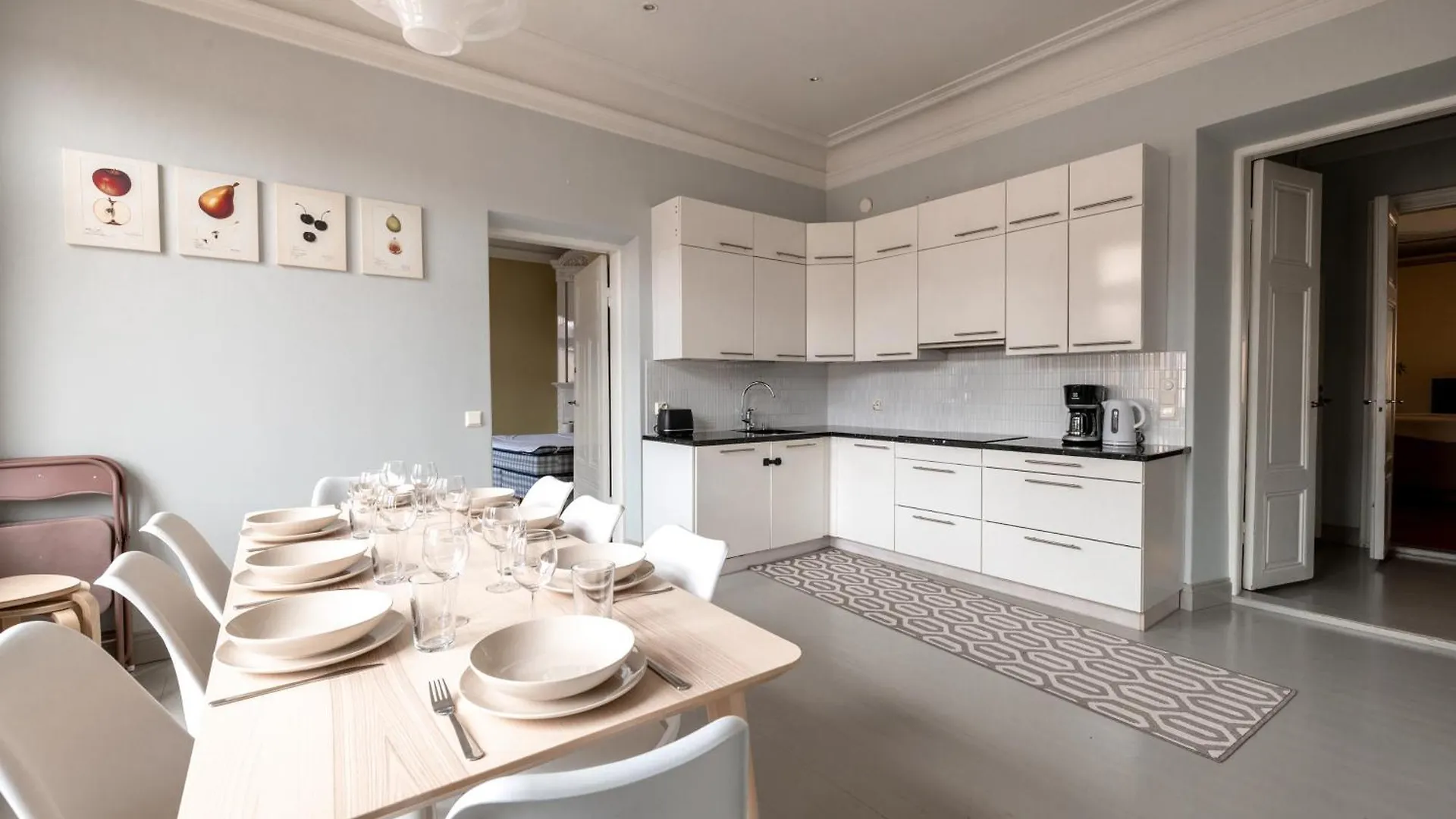 2Ndhomes Charming 127 M2 3Br Top Floor Apartment In Historically Valuable Building In Helsinki City Center