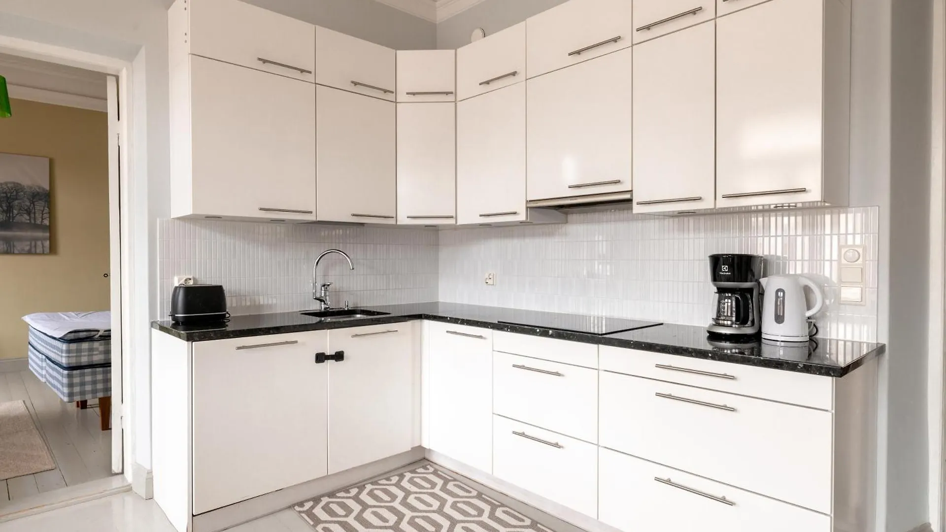 2Ndhomes Charming 127 M2 3Br Top Floor Apartment In Historically Valuable Building In Helsinki City Center